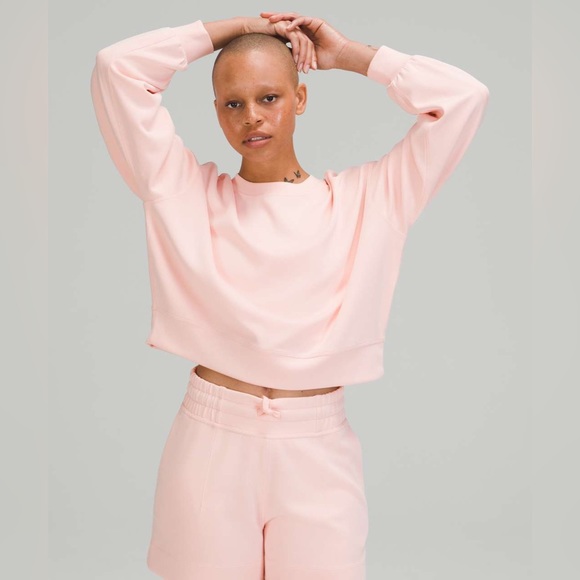 NWT Lululemon Oversized Cropped Crew 💗 - Picture 1 of 7